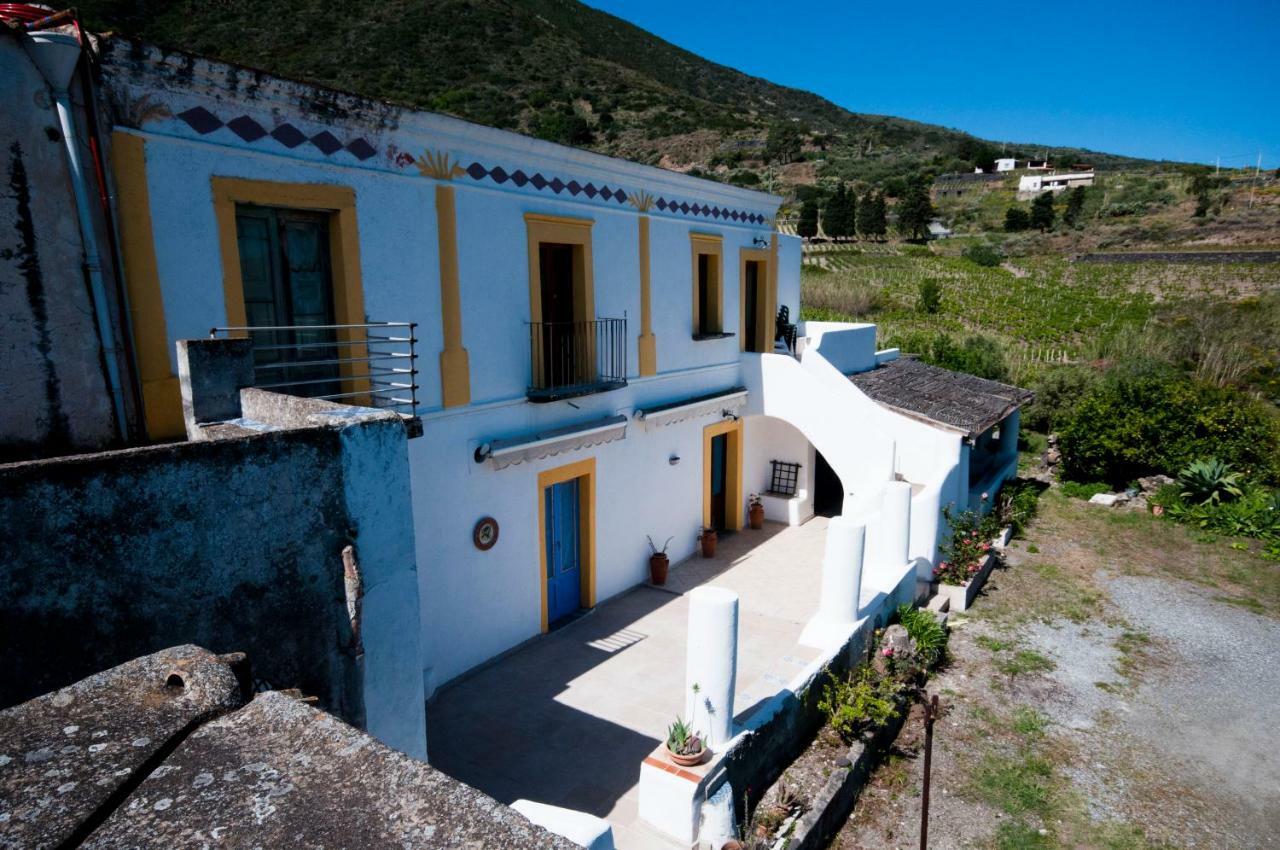 Casa Vacanze Dell'Avvocato Hotel Malfa  Exterior photo